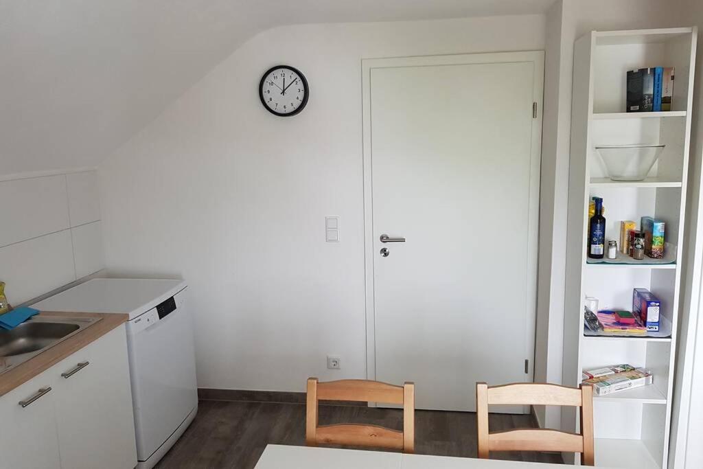 Dachwohnung Eyb Mit 3 Schlafzimmern Ansbach Exteriör bild